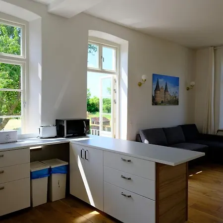 Lübeck Und Priwall Für 19 Gäste Im Eg Dassow